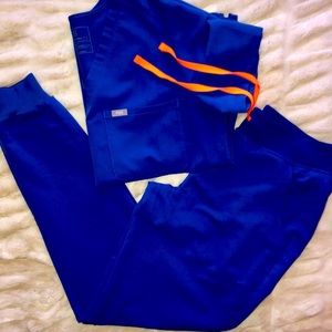 Figs scrub set ( Winning Blue) large top Medium bottoms